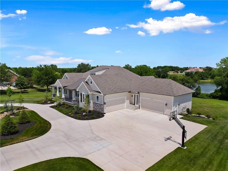 12035 Moonlight Rd, Olathe, KS 66061