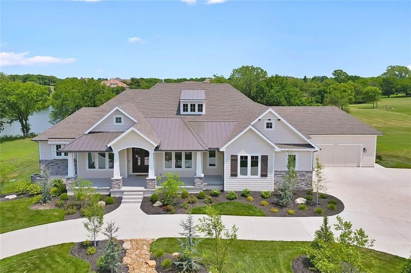 12035 Moonlight Rd, Olathe, KS 66061