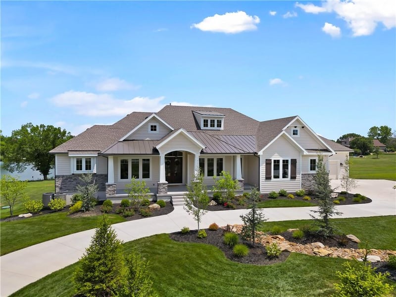 12035 Moonlight Rd, Olathe, KS 66061