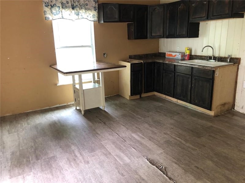 208 Jones St, Levasy, MO 64066