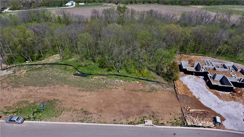 8416 W 175th St, Overland Park, KS 66221