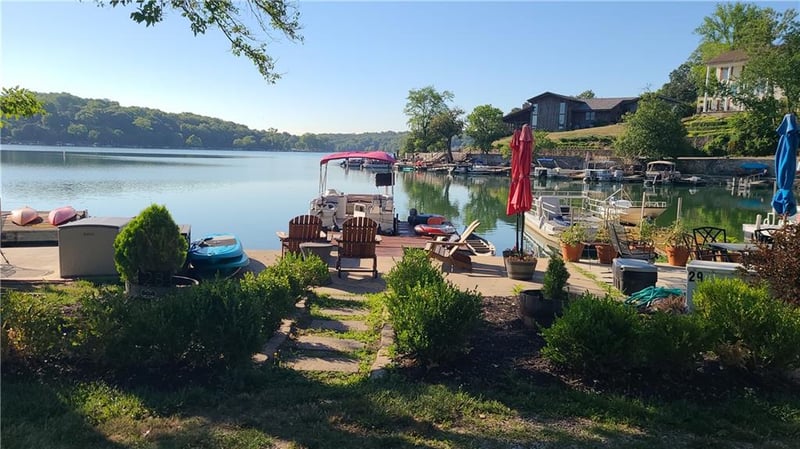 140 Terrace Trl, Lake Quivira, KS 66217