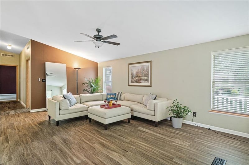 7912 NW 122nd St, Kansas City, MO 64163