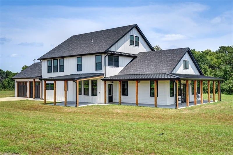 110 S Powell Rd, Independence, MO 64056