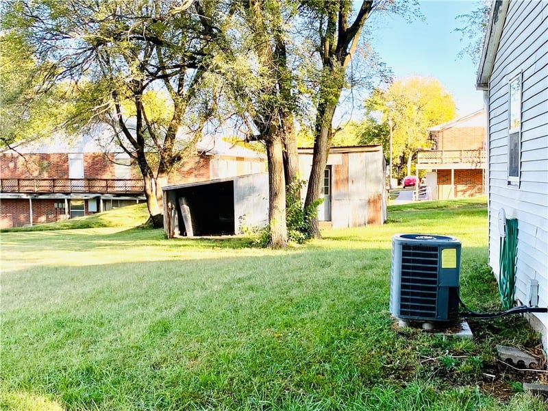 307 W 3rd St, Burlington Jct, MO 64428