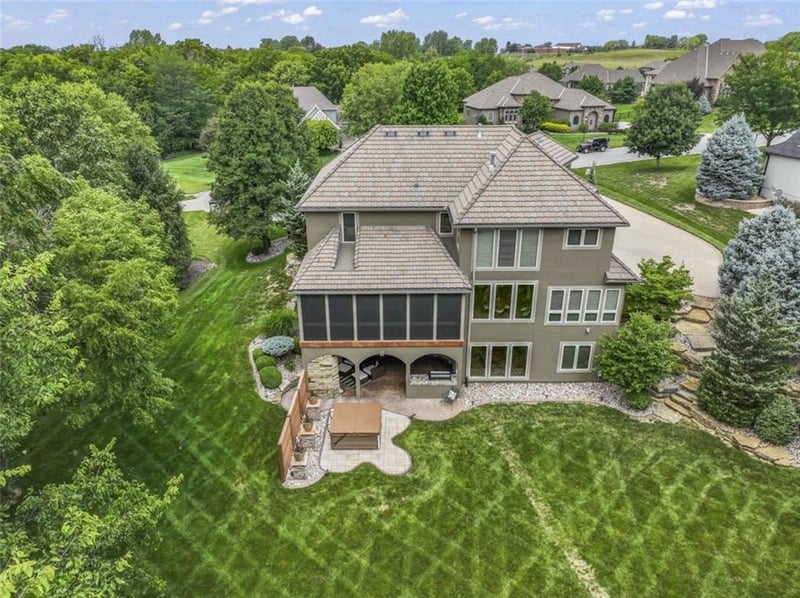 8035 N Mastern Ave, Parkville, MO 64152