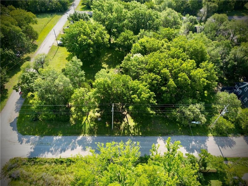 207 E Elm St, Centerville, KS 66014