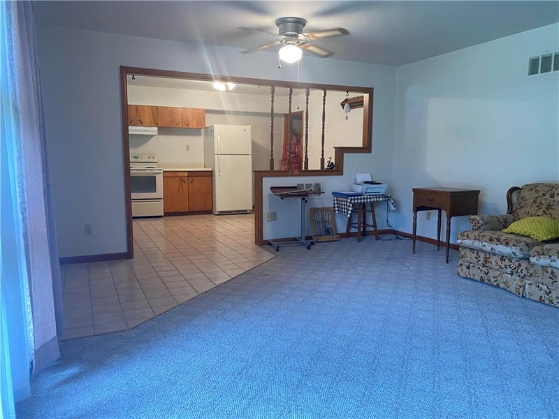 126 W Banks Ave, Burlingame, KS 66413