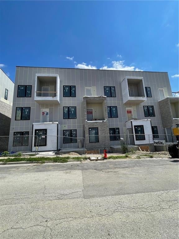 1017 Pacific St, Kansas City, MO 64106