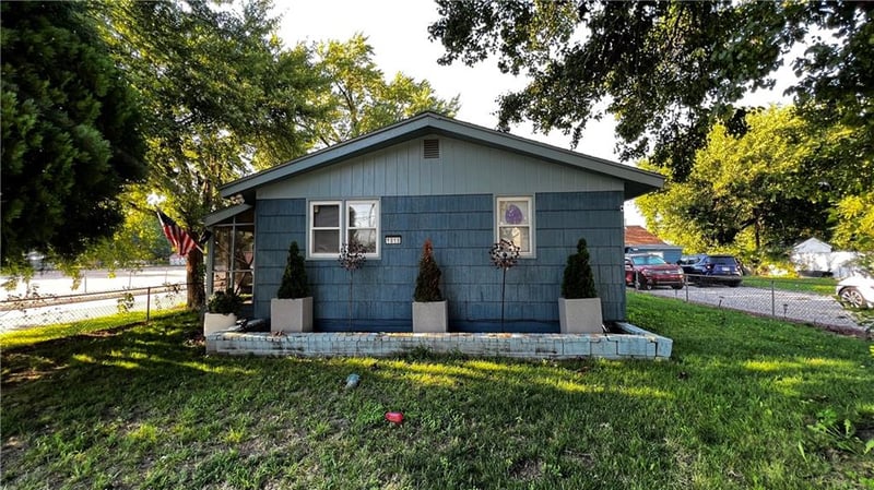 1016 Cheyenne Ave, Kansas City, KS 66105