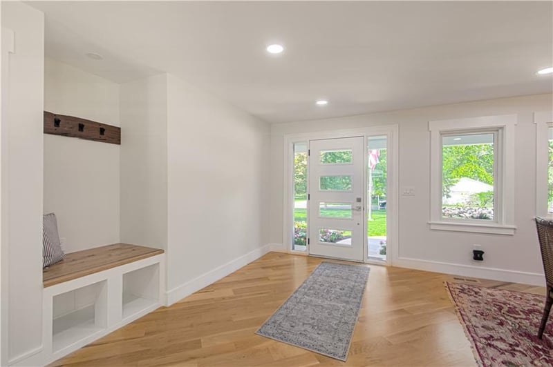 6807 Broadmoor St, Overland Park, KS 66204