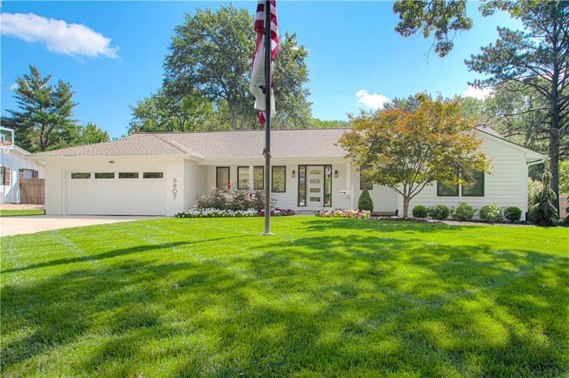 6807 Broadmoor St, Overland Park, KS 66204