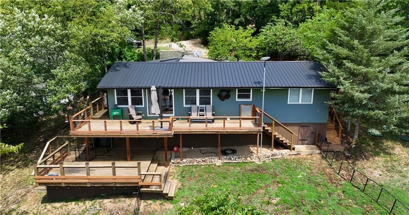 120 Family Cir, Edwards, MO 65326