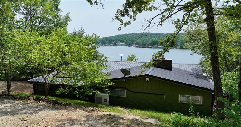 120 Family Cir, Edwards, MO 65326