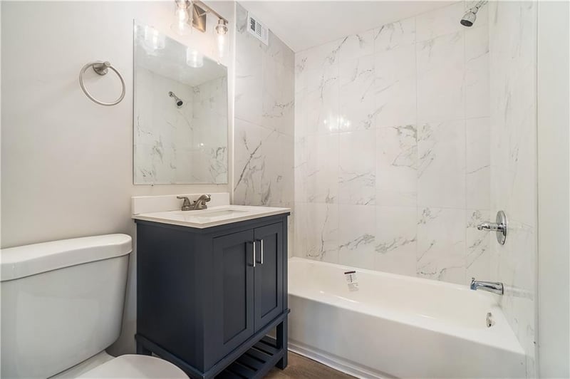 6601 W 76th St, Overland Park, KS 66204