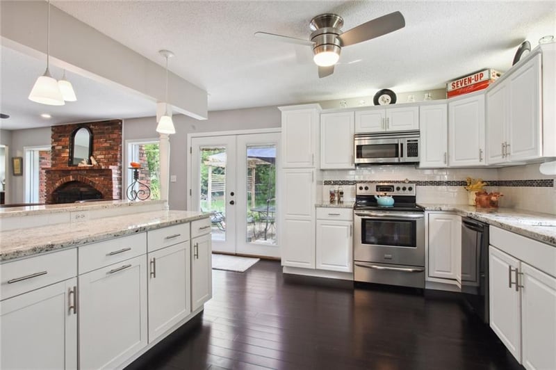9800 NW 82nd Ter, Weatherby Lake, MO 64152