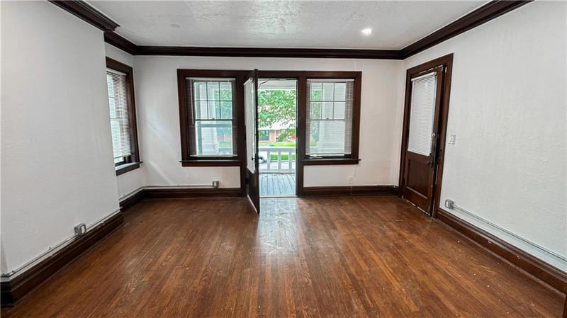 304 Gladstone Blvd, Kansas City, MO 64124