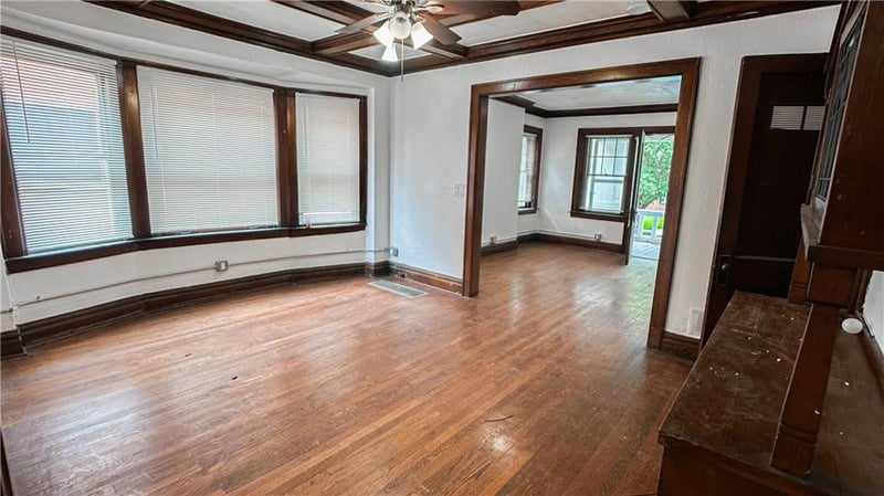 304 Gladstone Blvd, Kansas City, MO 64124