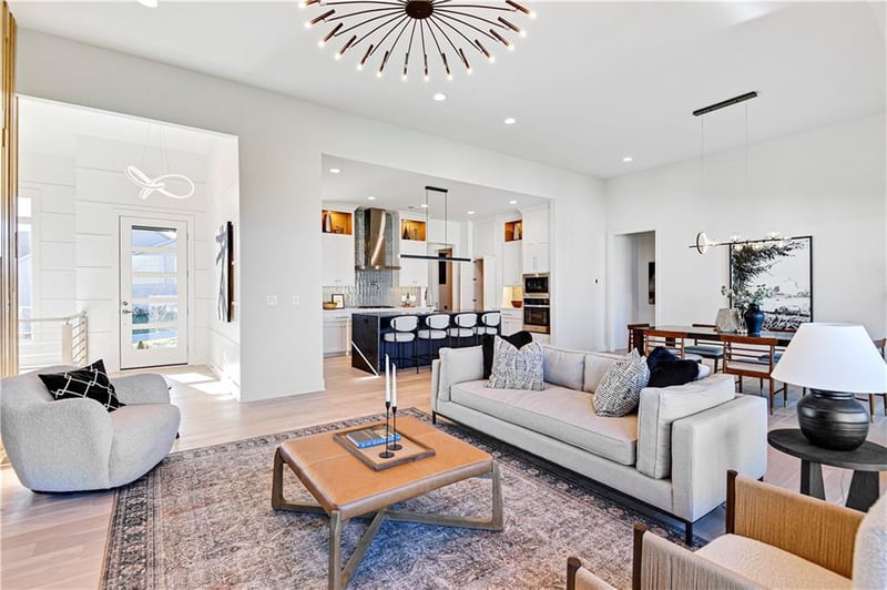 17321 Gillette St, Overland Park, KS 66221