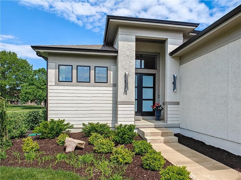 11162 173rd Ter, Overland Park, KS 66221