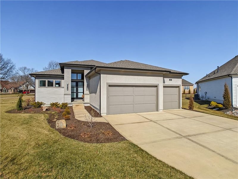 11162 173rd Ter, Overland Park, KS 66221