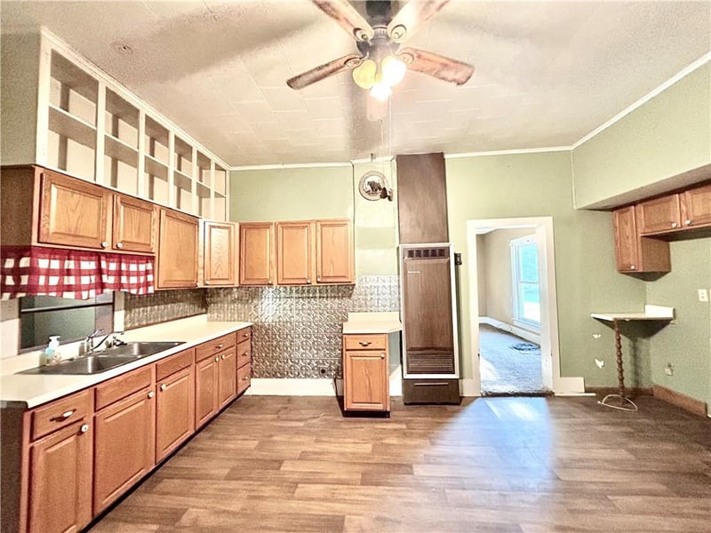 421 N East Ave, Ravenwood, MO 64479