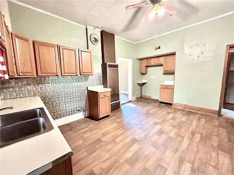 421 N East Ave, Ravenwood, MO 64479