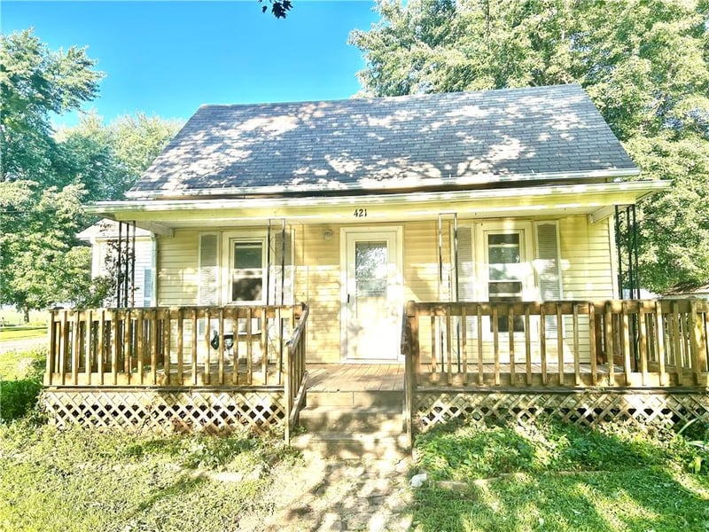 421 N East Ave, Ravenwood, MO 64479