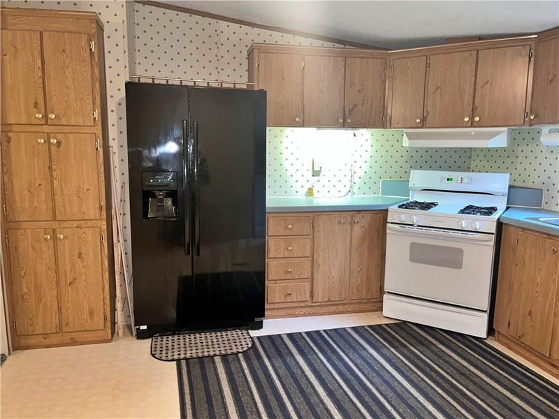 302 State St, Bronson, KS 66716