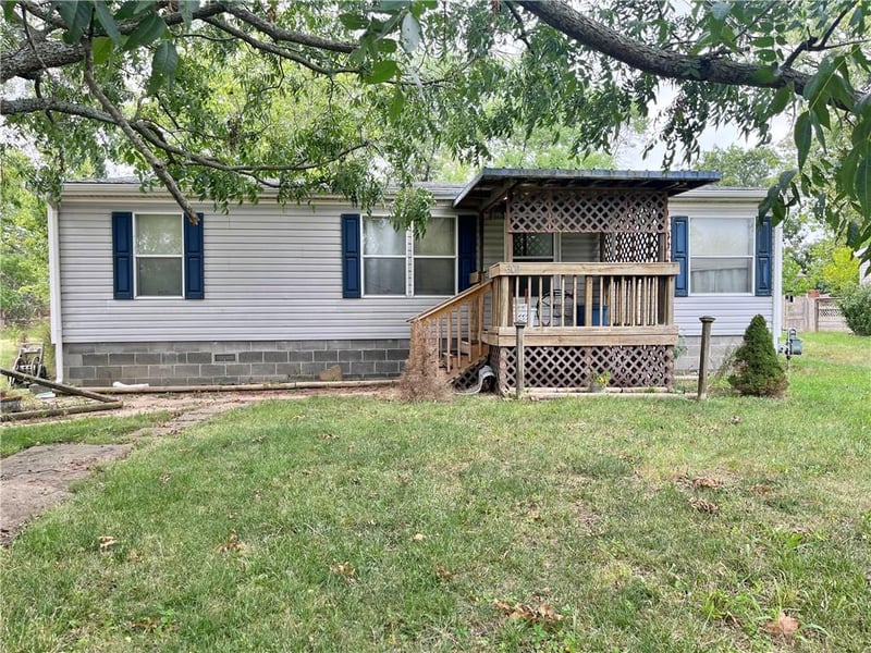 302 State St, Bronson, KS 66716