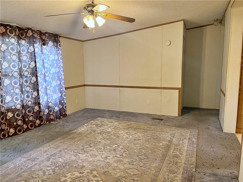 302 State St, Bronson, KS 66716