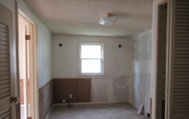 207 N 4th St, Edwardsville, KS 66111
