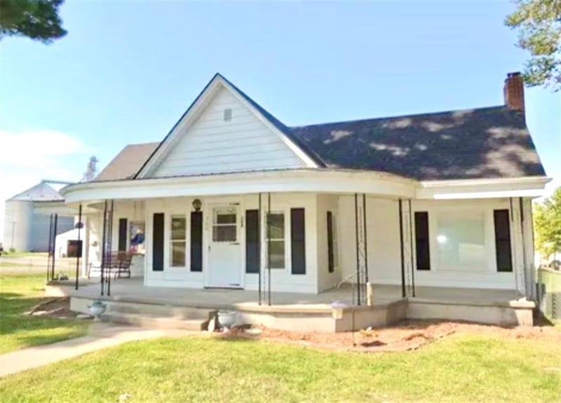 308 S 2nd St, Hopkins, MO 64461