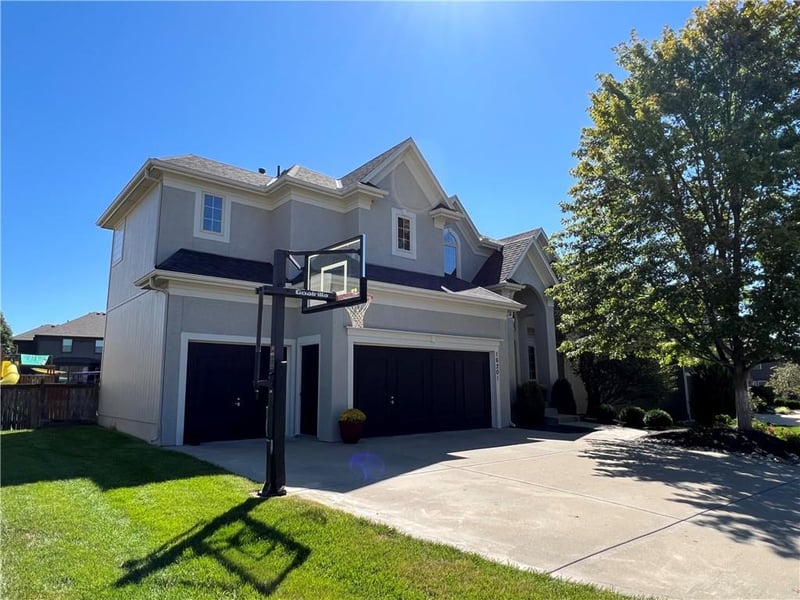 16201 Reeder St, Overland Park, KS 66062