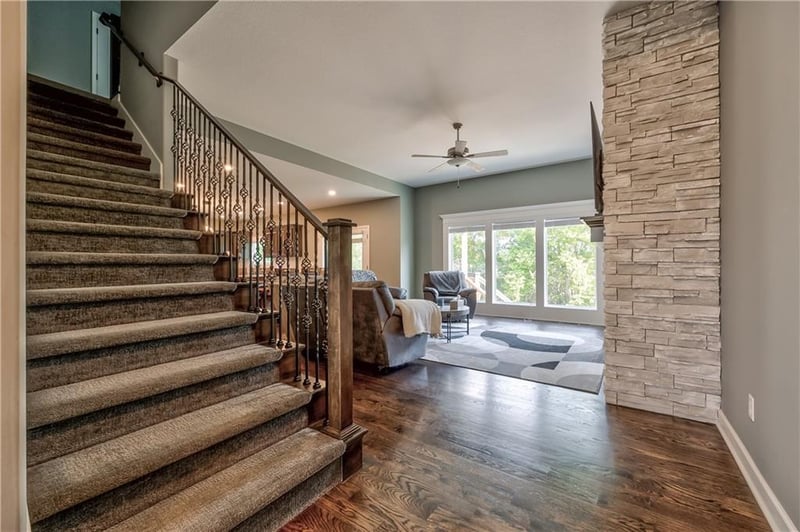 5504 NW 96th St, Kansas City, MO 64154