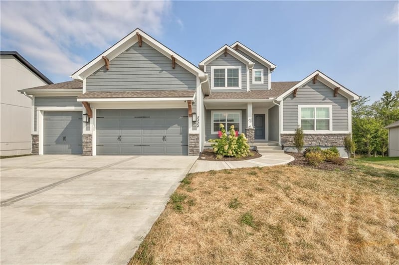 5504 NW 96th St, Kansas City, MO 64154
