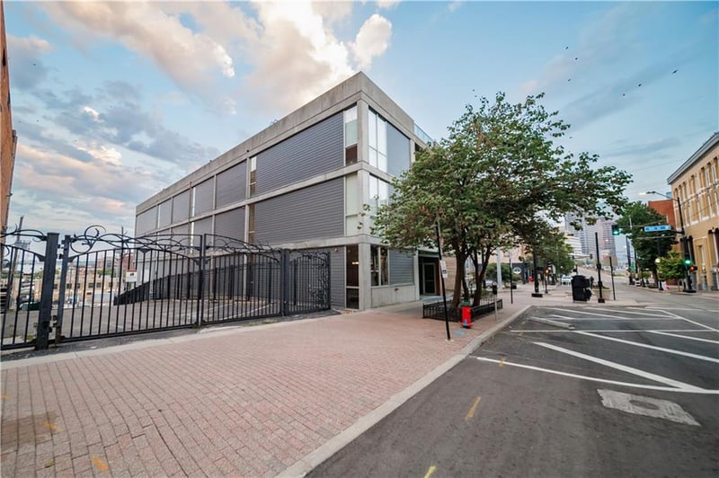 423 Delaware St #305, Kansas City, MO 64105