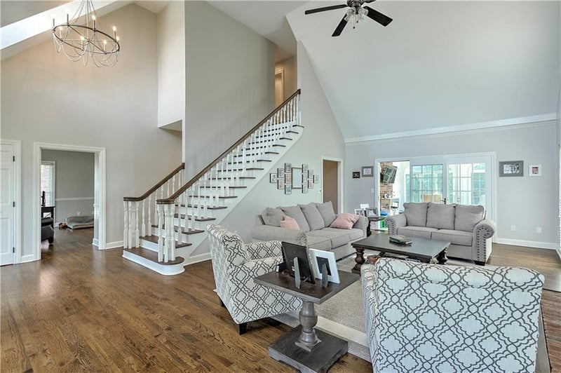 9909 N Revere Ave, Kansas City, MO 64154