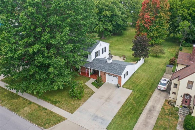 519 E Arrow St, Marshall, MO 65340