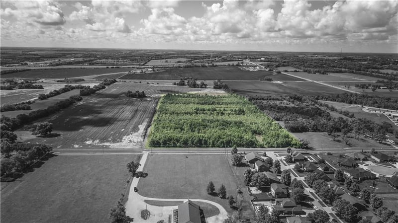 700 W 19th St, Ottawa, KS 66067