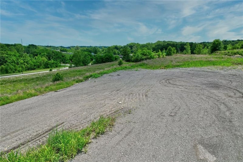 152 Hwy & Maplewoods Pkwy St, Kansas City, MO 64155