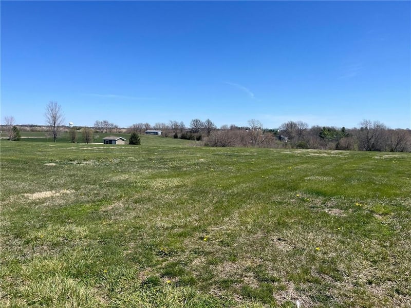 Cedar Ridge Dr, Maryville, MO 64468