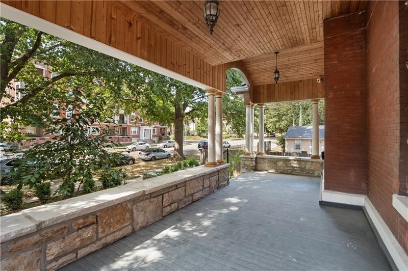 509 Gladstone Blvd, Kansas City, MO 64124