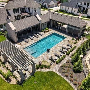 9313 Linden Reserve Dr, Prairie Village, KS 66207