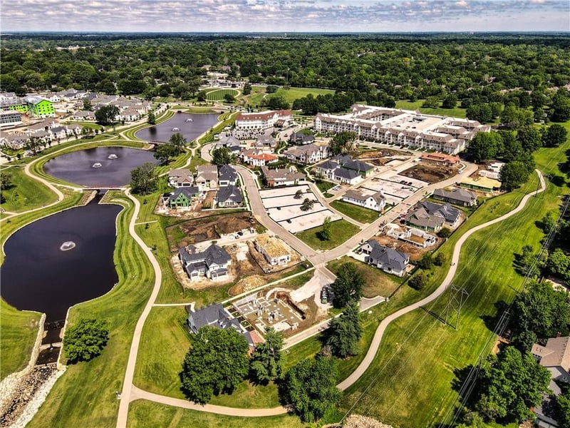 9313 Linden Reserve Dr, Prairie Village, KS 66207