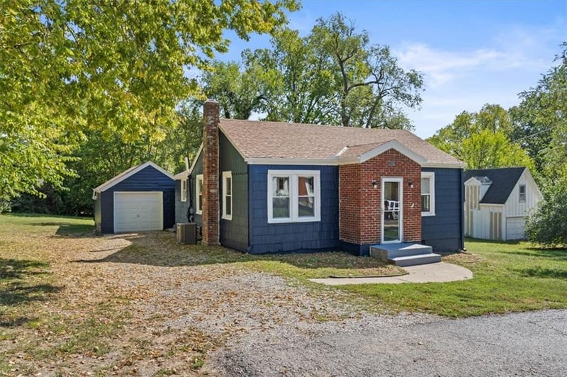 4745 Goodman St, Overland Park, KS 66203