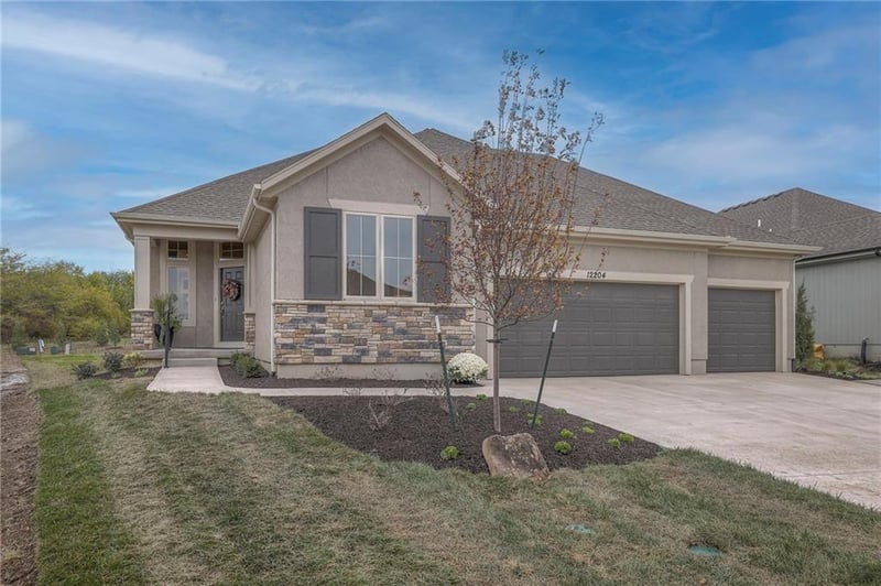 12204 138th Pl, Overland Park, KS 66221