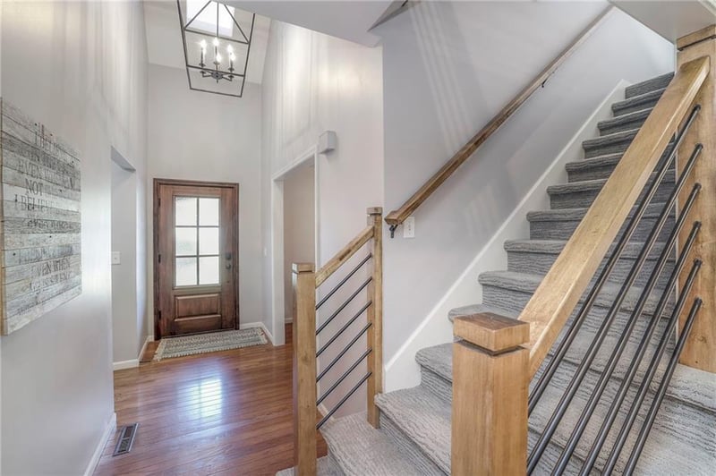 6326 W 108th Ter, Overland Park, KS 66211