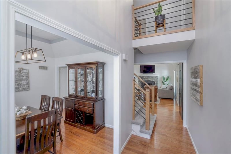 6326 W 108th Ter, Overland Park, KS 66211