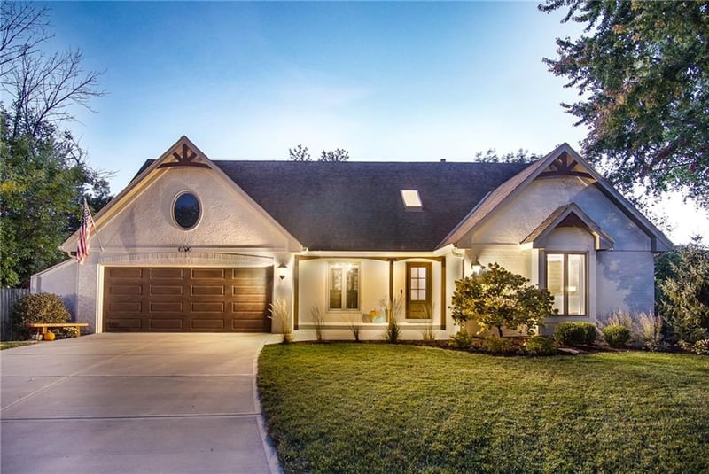 6326 W 108th Ter, Overland Park, KS 66211